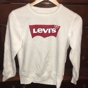 Levi’s crewneck sweater🟢